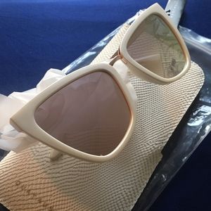 Reina QuayXJLO Sunglasses